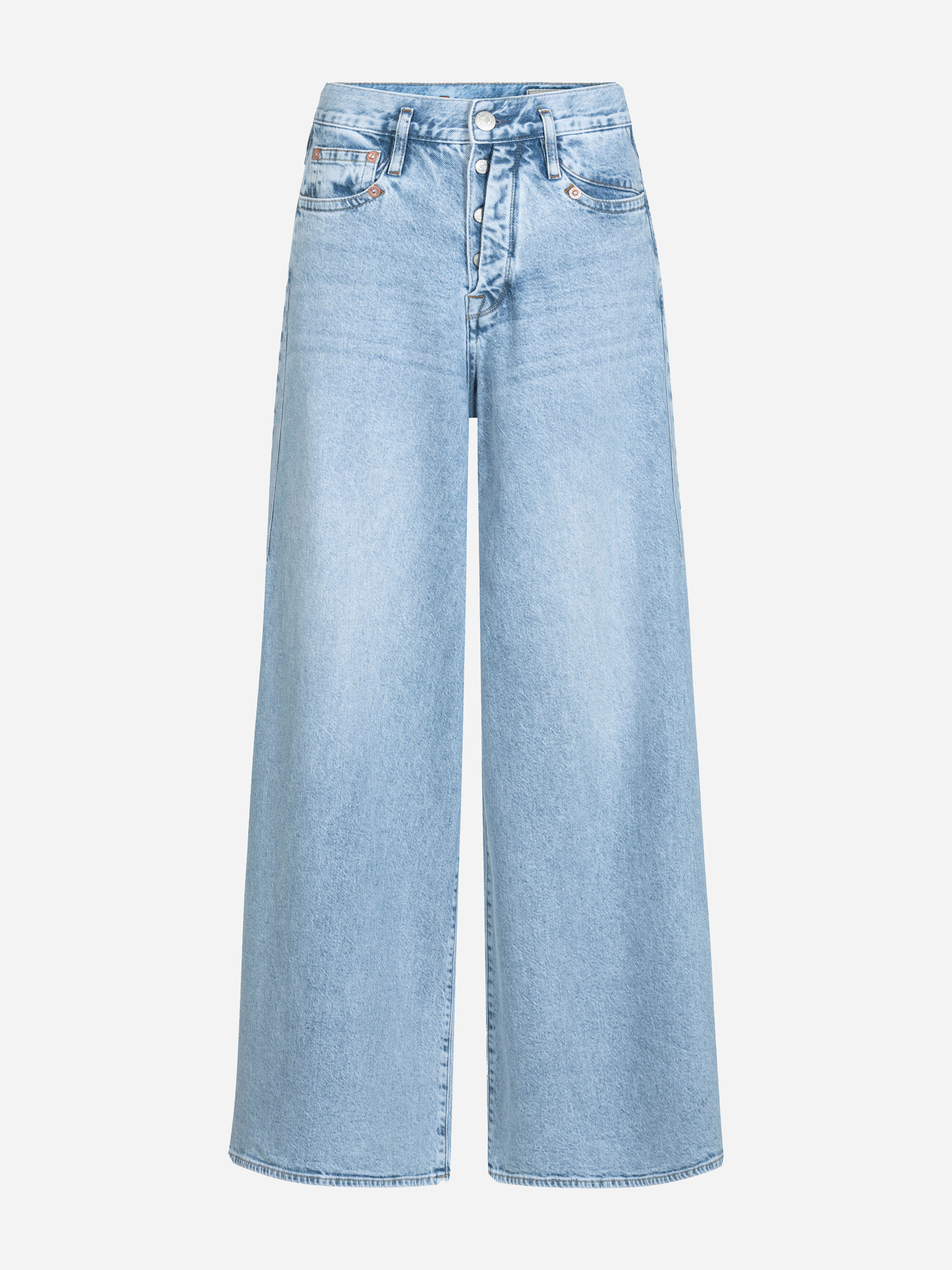 Hellblaue Jeans mit hoher Taille und weitem Bein, die vorne mit einem Knopf und einem Reißverschluss verschlossen wird, zwei Taschen vorne und zwei Gesäßtaschen auf weißem Hintergrund.