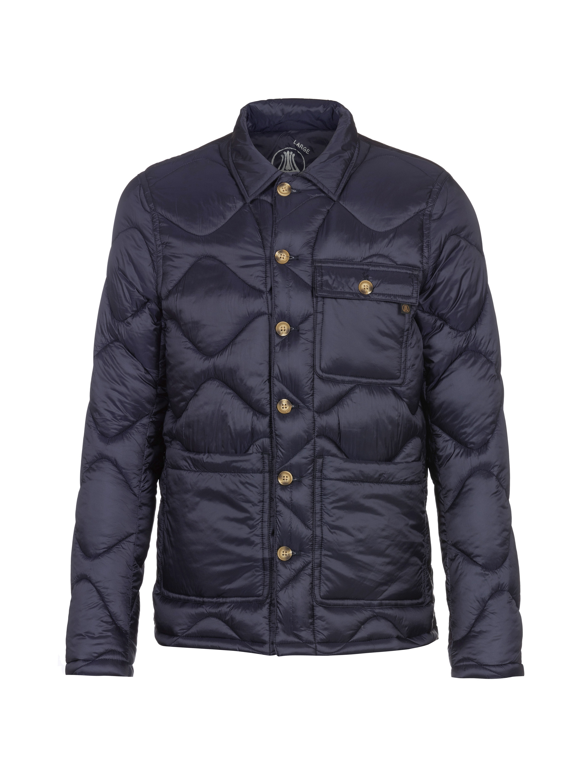 Eine marineblaue, gesteppte Pufferjacke mit goldenen Knöpfen, einer Brusttasche und zwei unteren Vordertaschen auf einfarbig weißem Hintergrund.