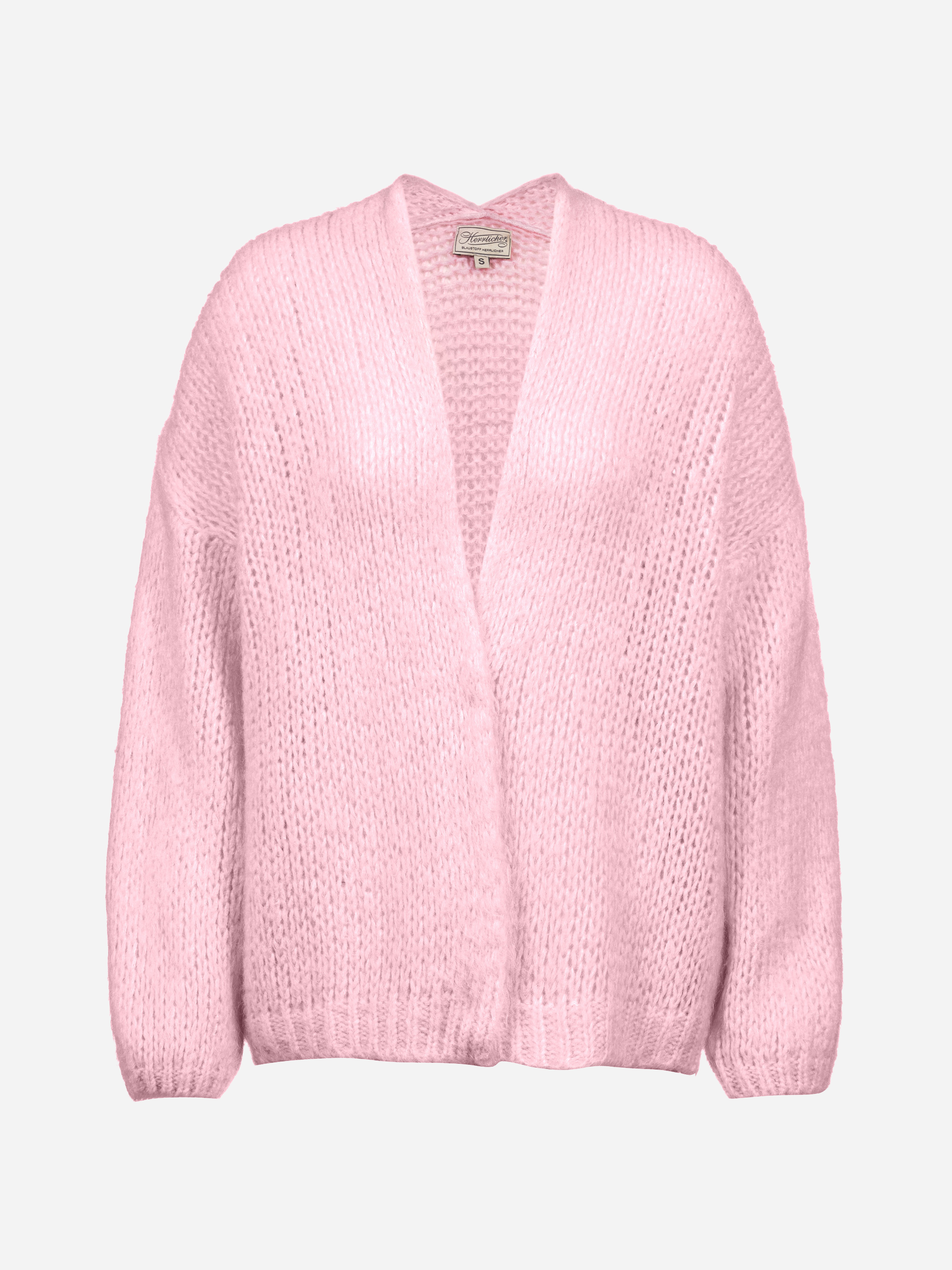 Hellrosa, grob gestrickte Strickjacke mit lockerer Passform, tiefem V-Ausschnitt, langen Ärmeln und gerippten Bündchen und Saum auf weißem Grund.
