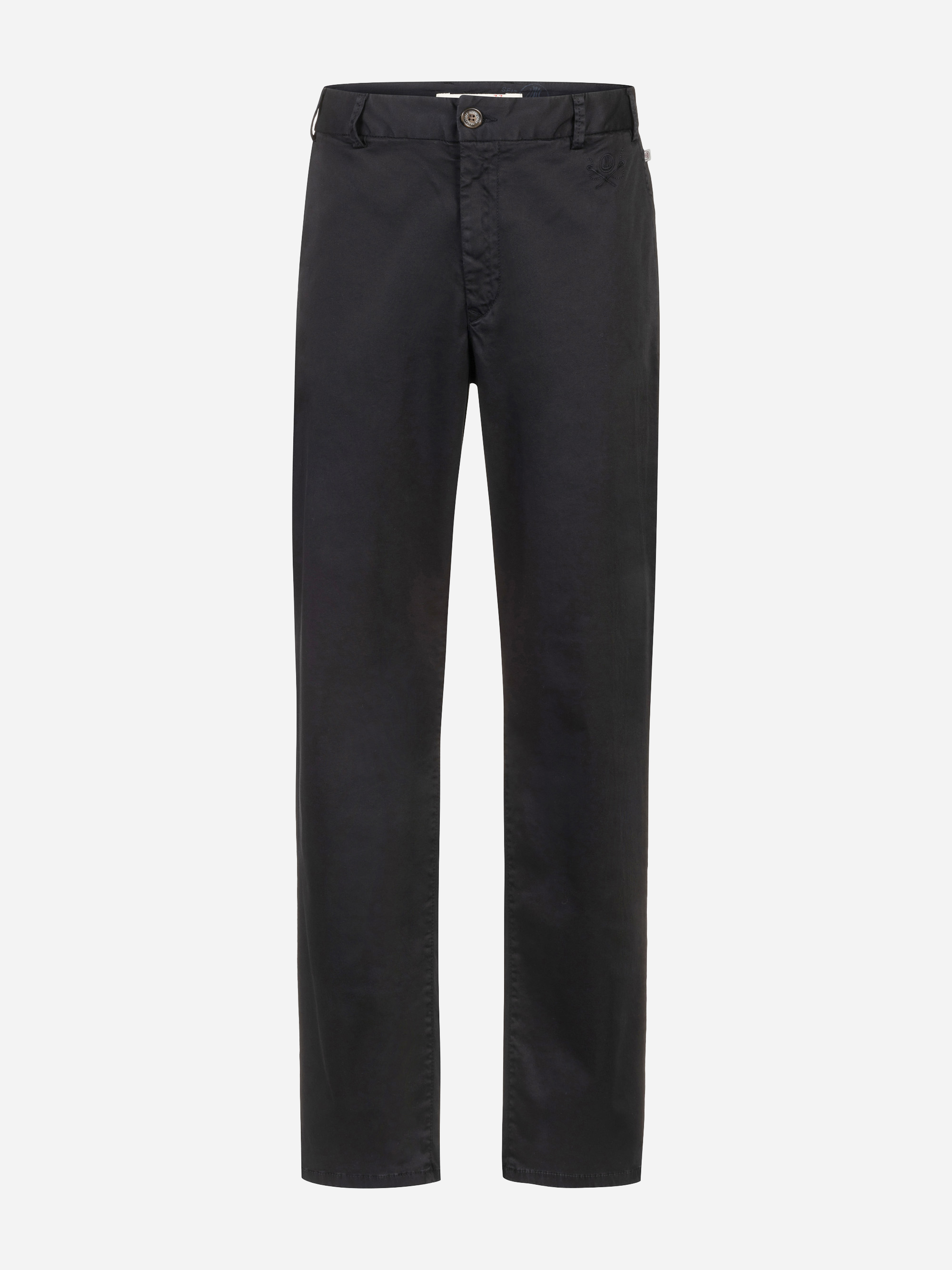 Eine schwarze Hose mit geradem Bein, die mit Knopf und Reißverschluss verschlossen wird und auf einem schlichten weißen Hintergrund steht.