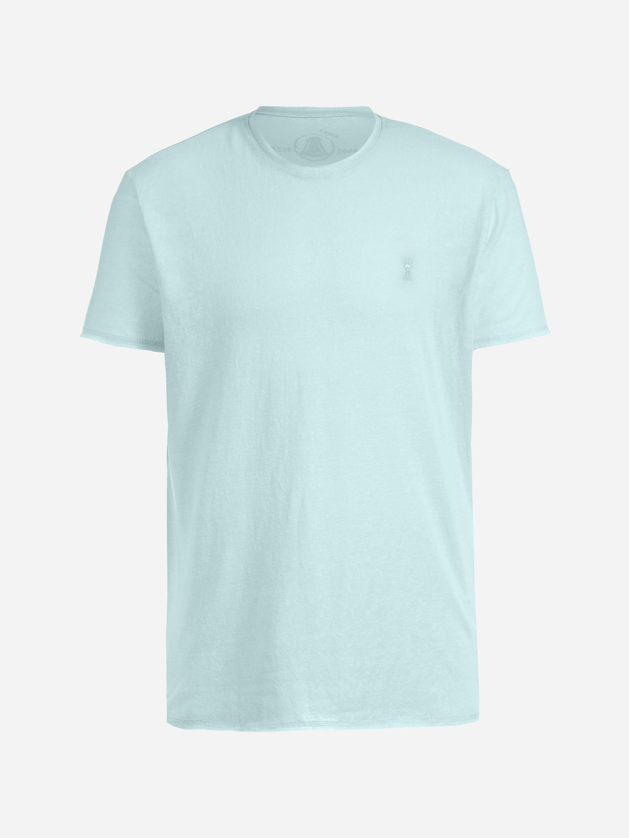 Hellblaues, kurzärmeliges T-Shirt mit einfachem Rundhalsausschnitt und einem kleinen, dezent gestickten Logo auf der linken Brust, das auf einem schlichten weißen Hintergrund zu sehen ist.