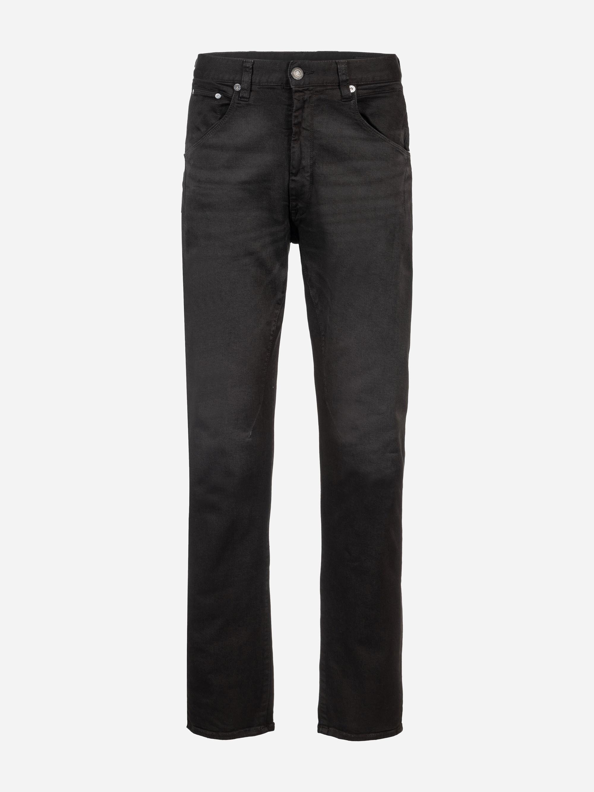 Schwarze Denim-Jeans mit klassischem Five-Pocket-Design, Knopf und Reißverschluss auf weißem Hintergrund.