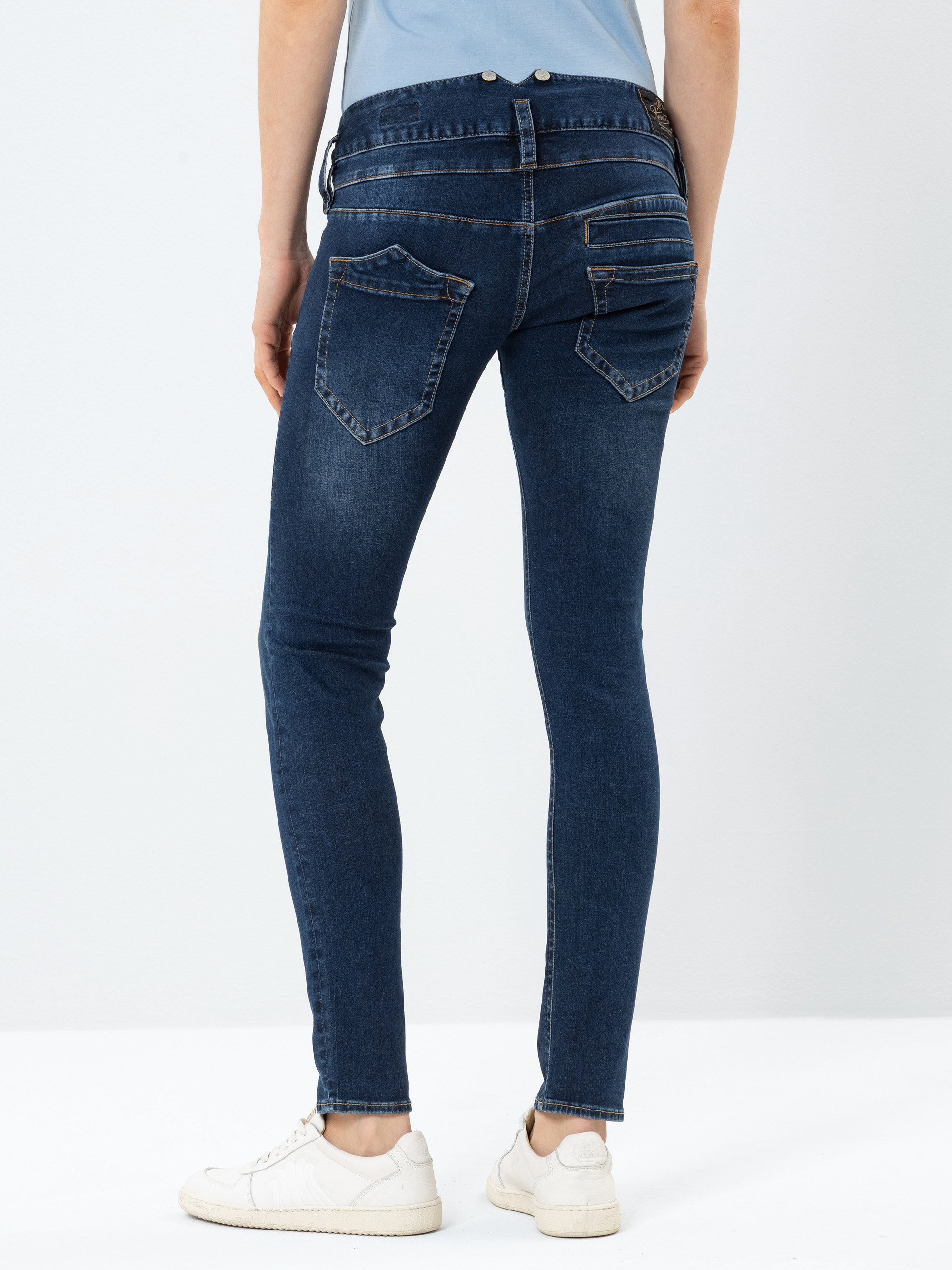 Modell Pitch Slim