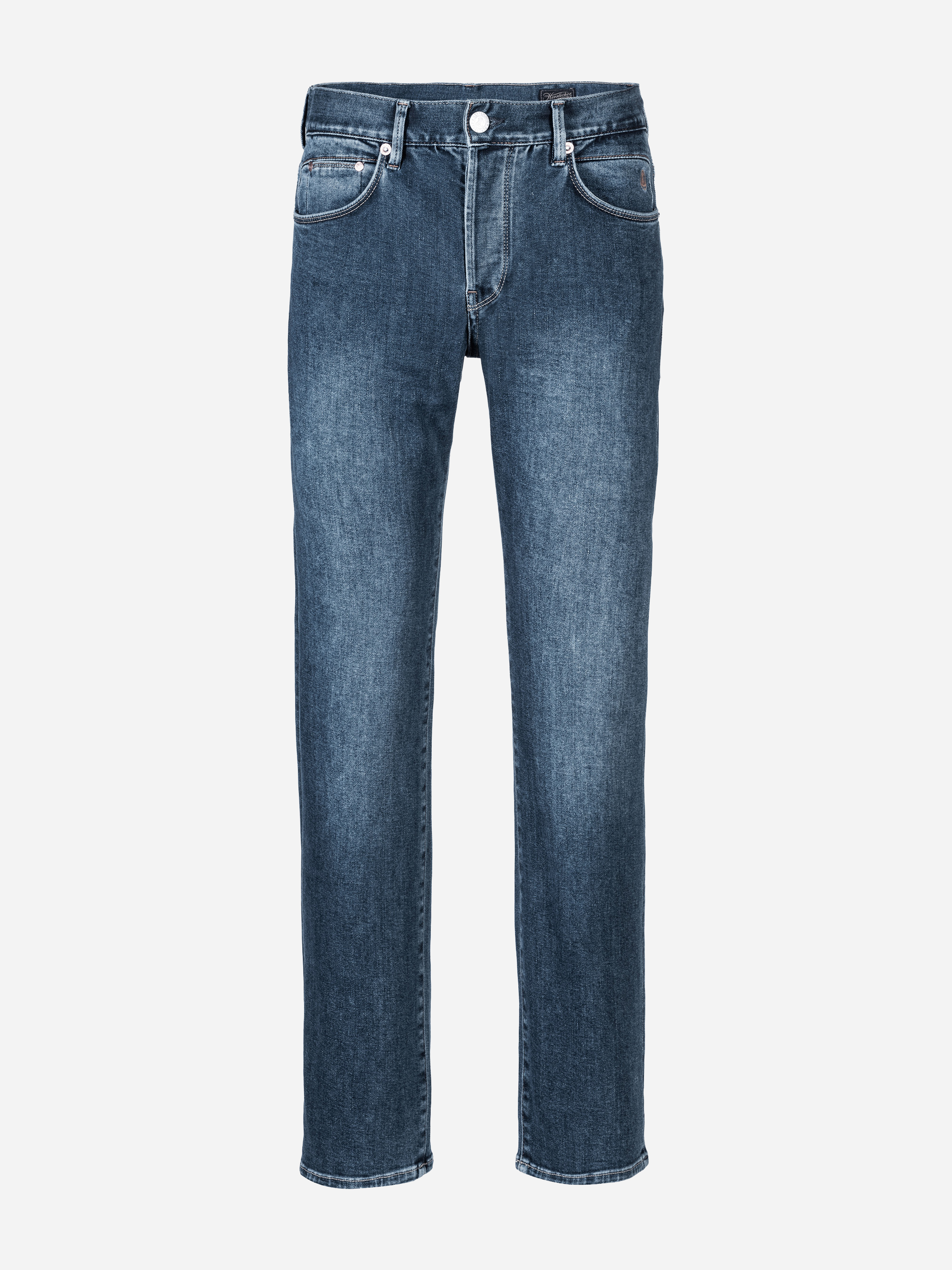 Ein Paar klassisch blaue Denim-Jeans mit geradem Bein, Vorder- und Gesäßtaschen, Gürtelschlaufen, Reißverschluss und Knopfverschluss, dargestellt auf weißem Hintergrund.